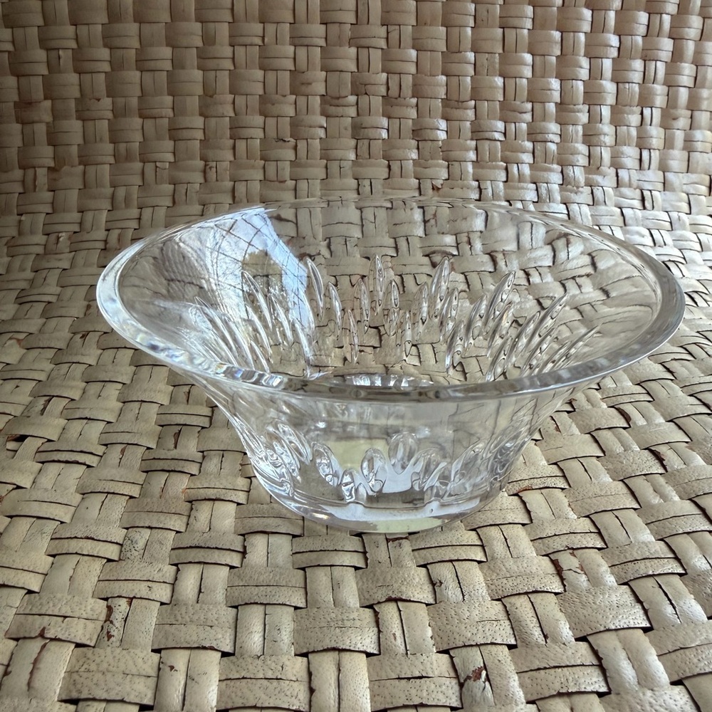 Elegant Vera Wang  Wedgewood Duchese Encore 6” Glass Bowl